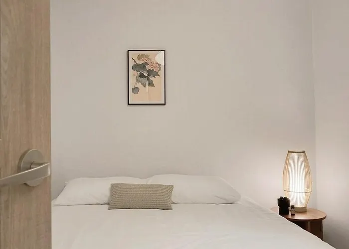 Peaceful Breeze - Gocheok Dome On Foot, Hongdae And Yeouido 20 Minutes, Free Luggage Storage, Groups, Families *