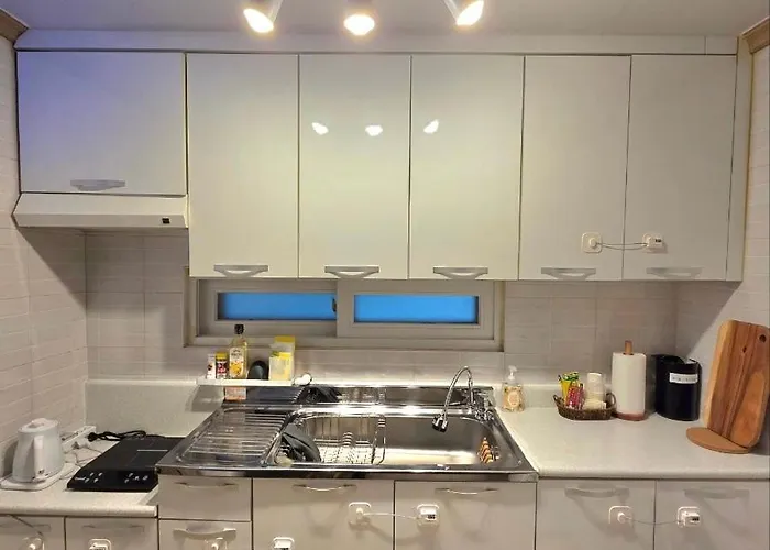 Peaceful Breeze - Gocheok Dome On Foot, Hongdae And Yeouido 20 Minutes, Free Luggage Storage, Groups, Families *